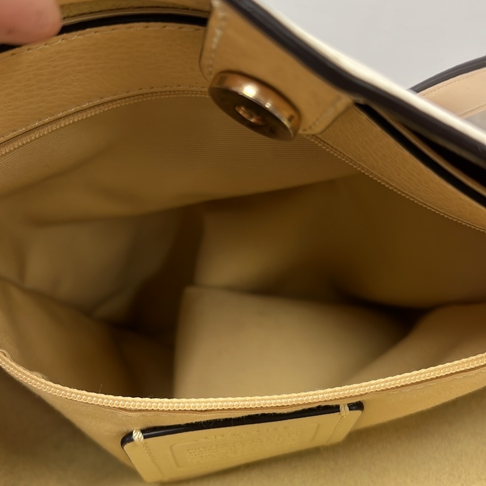 Coach Horse & Carriage Logo Tote Chalk Vanilla Gold Pebble Leather C4063 - Picture 10 of 12